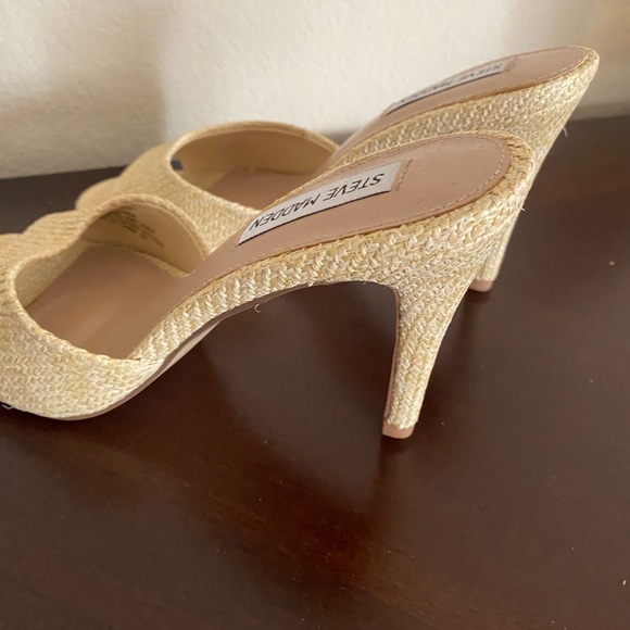 Steve Madden Women's Beige Textured Summer Sandal Heels - Picture 7 of 7